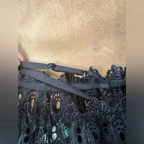 Fortune + Ivy Winkly Crochet Trim Blouse Black NWT Size Small - Picture 8 of 9